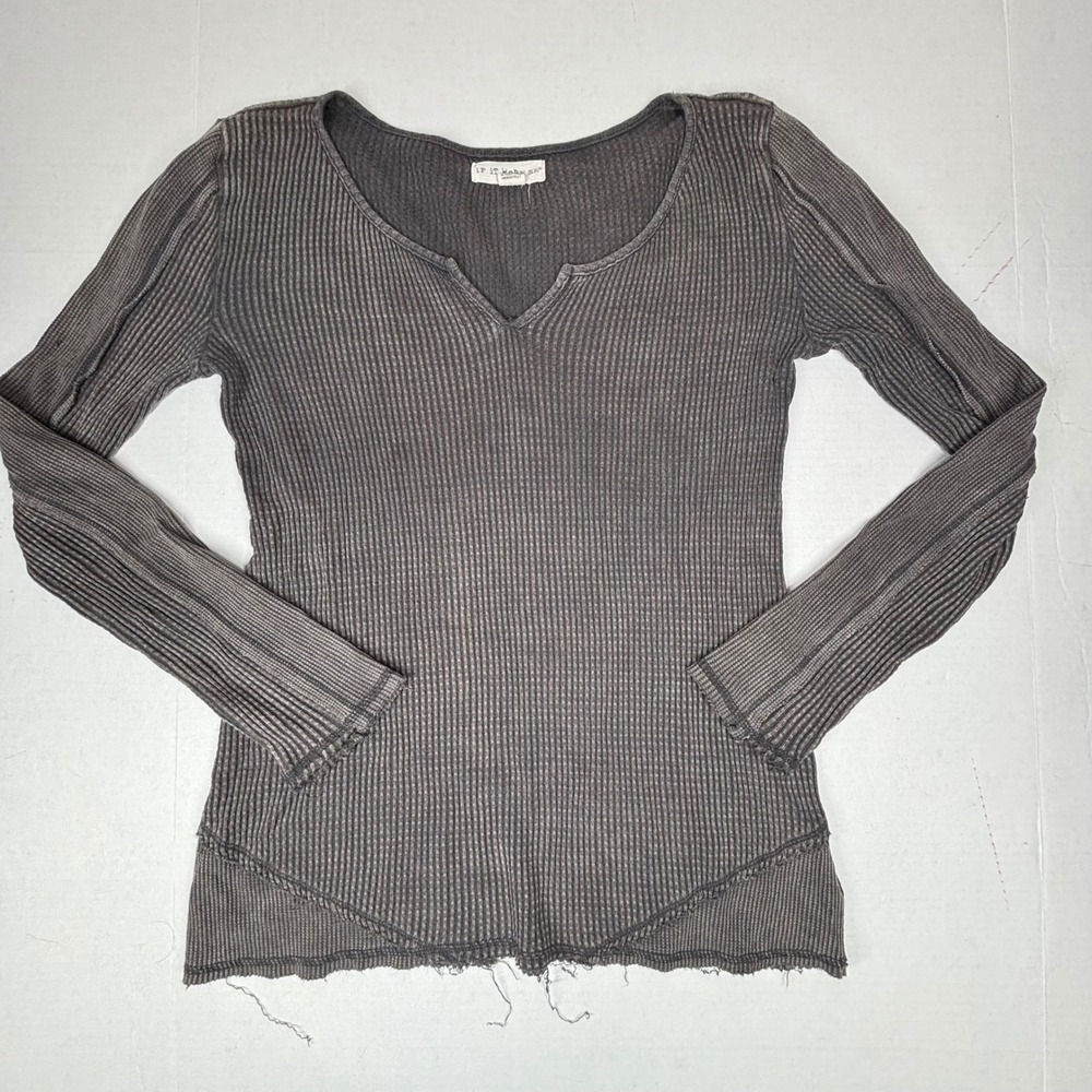 Y2K Top VNeck Gray Distressed Womens Large Bella Swan Waffle Layered Preppy EUC